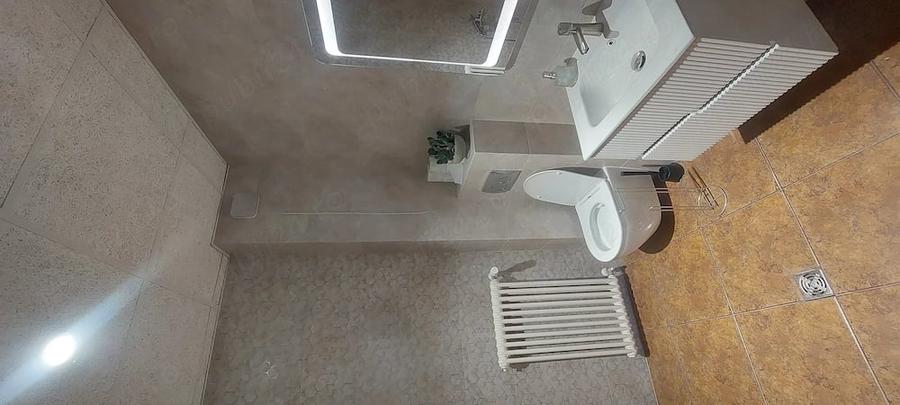 Spațiu comercial, de 450 mp, în Central