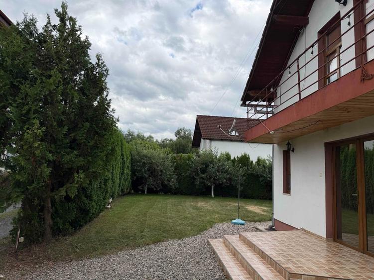 Casă cu 4 camere în Vlaha