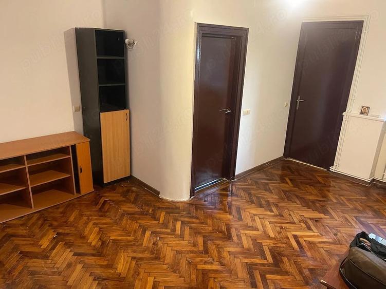 Garsonieră decomandată în Cișmigiu