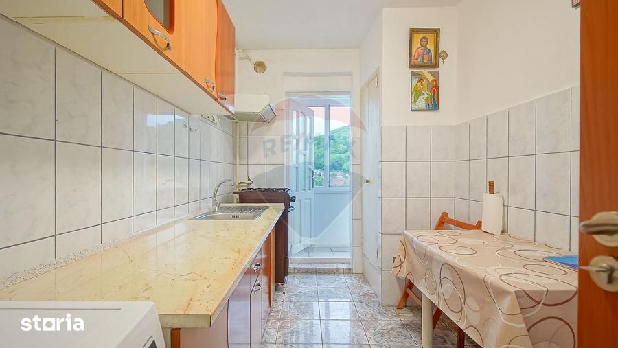 Apartament cu 2 camere semidecomandat în Dârste