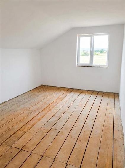 Casă cu 5 camere cu Teren 900 Mp în Tileagd
