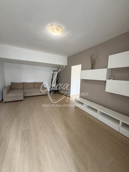Apartament cu 2 camere semidecomandat, mobilat în Universitate