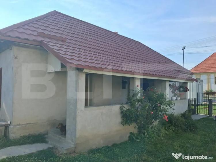 Casă cu 2 camere cu Teren 2590 Mp în Cărășeu