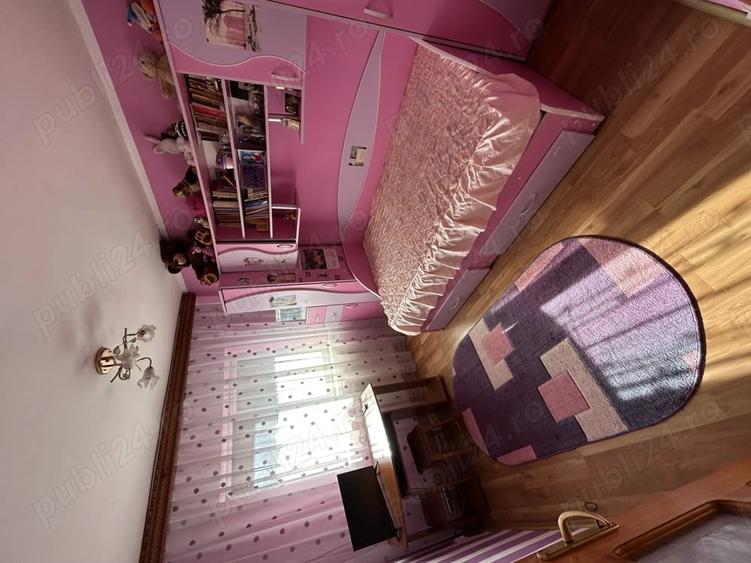 Apartament cu 4 camere decomandat în Central