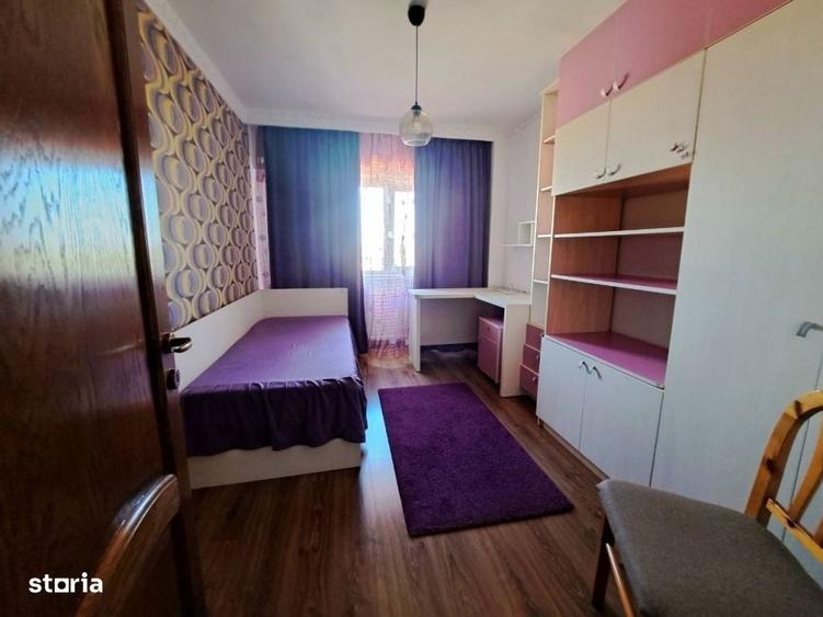 Apartament cu 4 camere decomandat în Central
