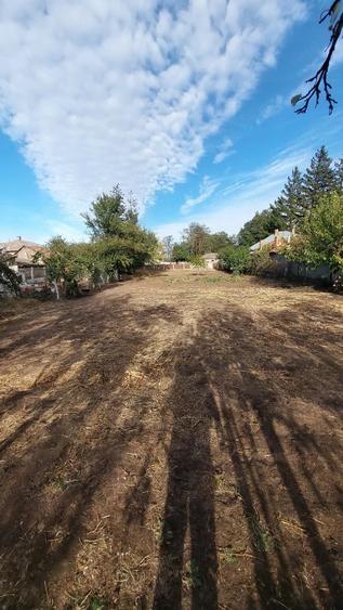Casă cu 4 camere cu Teren 1000 Mp în Central