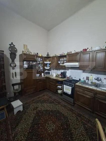 Apartament cu 4 camere semidecomandat în Ultracentral