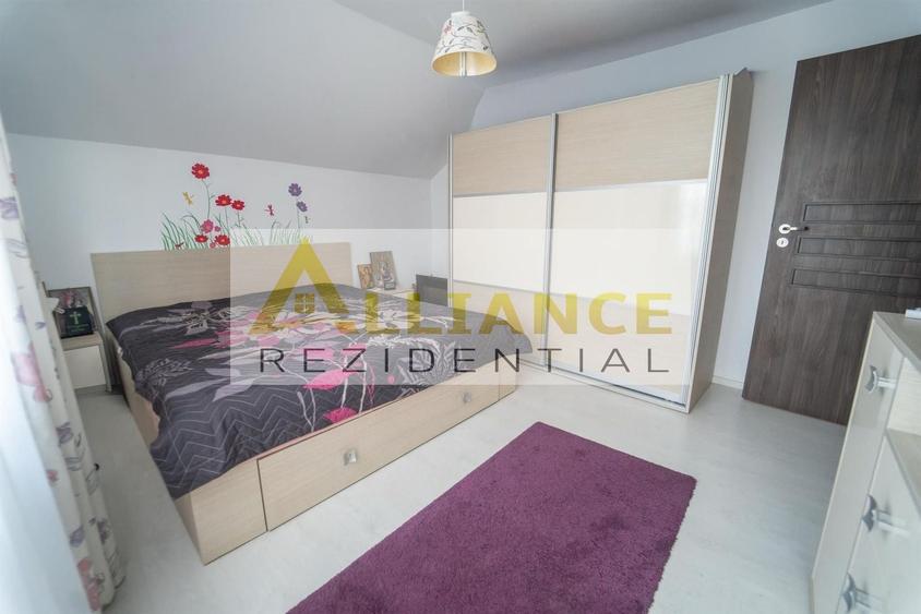 Casă individuală cu 4 camere decomandat cu Piscina în Berceni