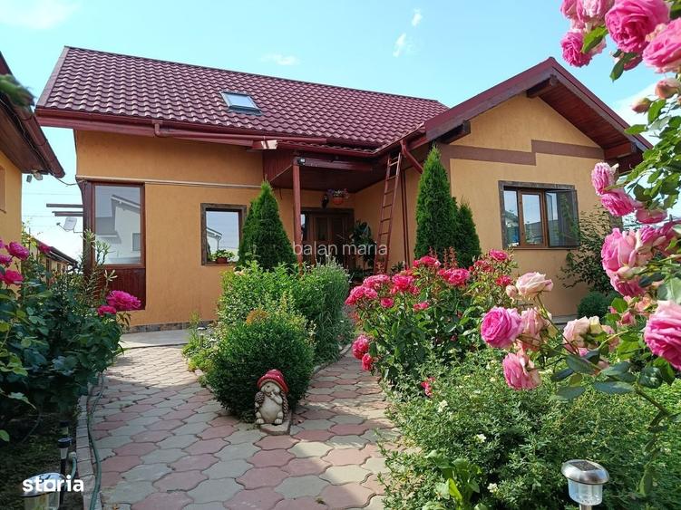 Casă cu 4 camere în Cazasu