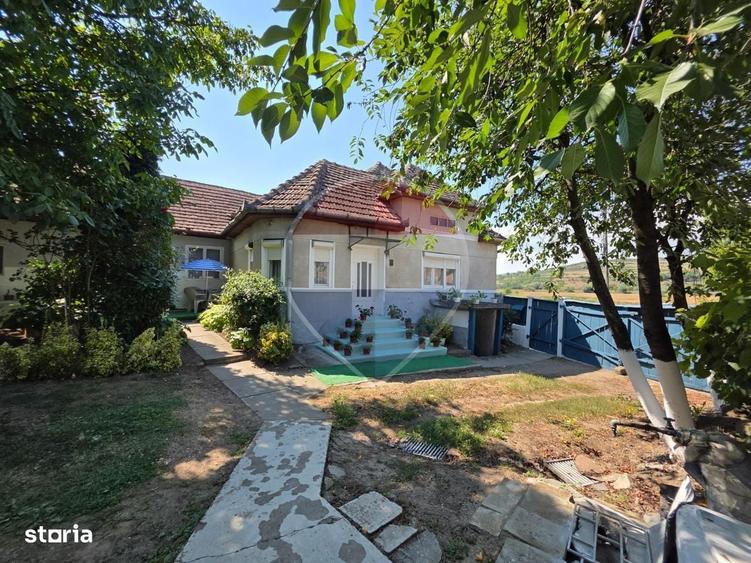 Casa traditionala cu istorie in satul Cornesti langa Tarnaveni Mures - 17