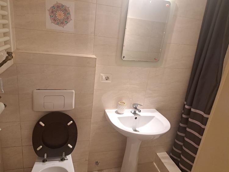 Garsonieră semidecomandată în P-ța Unirii