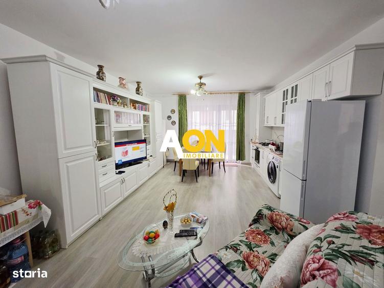 Apartament cu 3 camere, mobilat în Micești