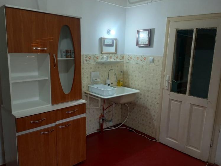 Casă individuală cu 3 camere cu Teren 671 Mp în Central