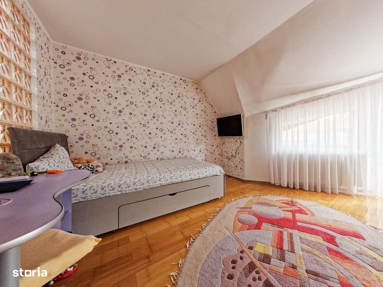 Casă cu 4 camere în Central