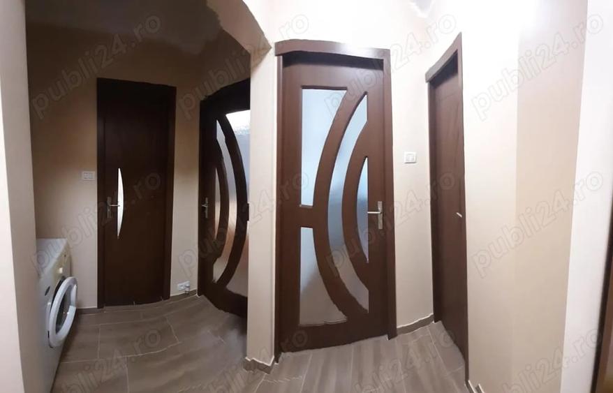 Apartament cu 3 camere decomandat în Micro IV