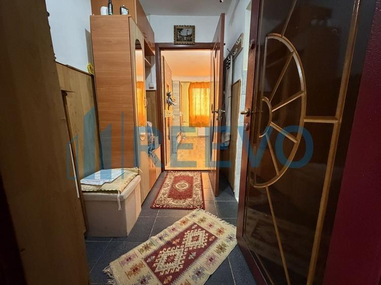 Garsonieră semidecomandată, mobilată în Letea
