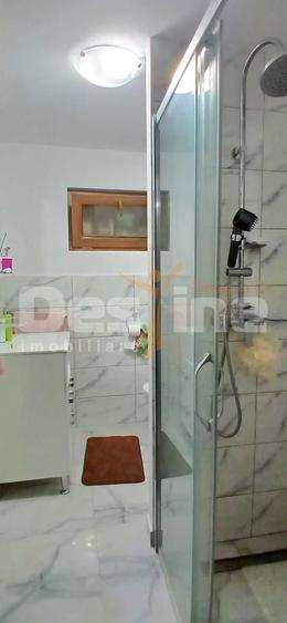 Duplex cu 3 camere cu Canalizare în Central