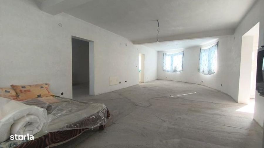 Casă cu 3 camere cu Teren 828 Mp în Bejan
