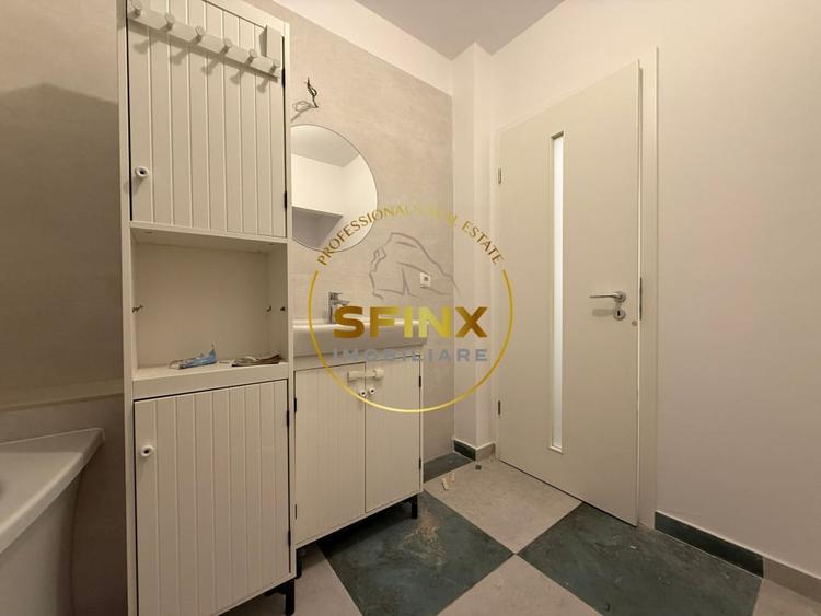 Apartament cu 3 camere semidecomandat, mobilat în Dacia