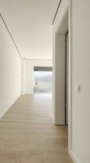 Apartament cu 4 camere decomandat în Astra