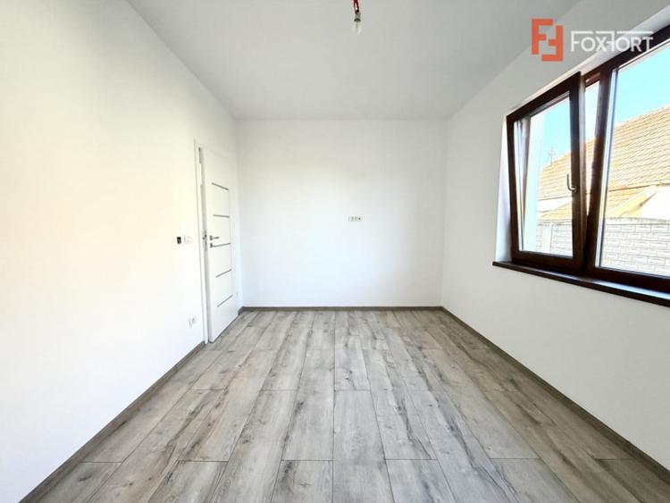 Casă cu 4 camere cu Teren 900 Mp în Sânandrei