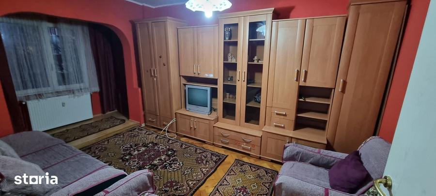 Comision 0 ! 3 camere 2 bai 3 balcoane zona Aradului 380 euro - 6