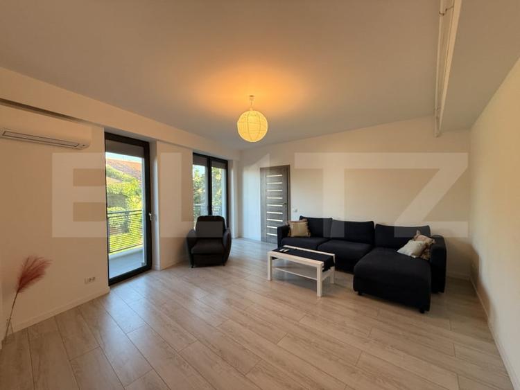 Apartament cu 3 camere decomandat în Siloz