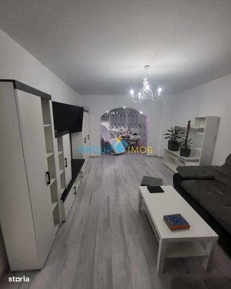 Apartament cu 3 camere decomandat în Narcisa