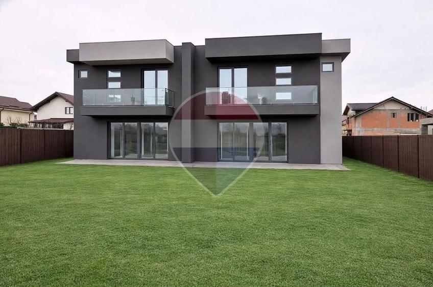 Casă cu 4 camere cu Teren 240 Mp în Bariera Vâlcii