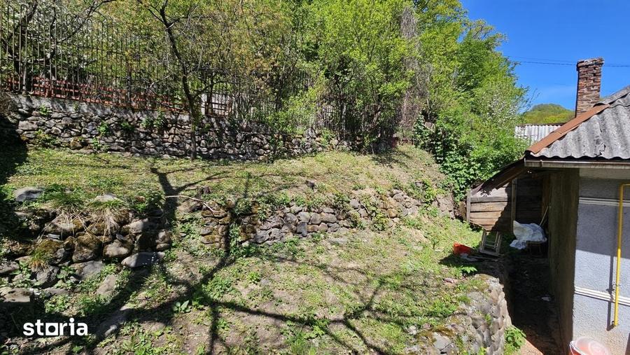 Casă cu 2 camere cu Teren 274 Mp în Central