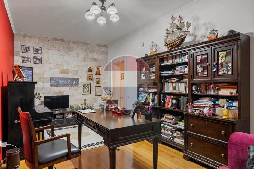 Casă individuală cu 6 camere cu Teren 535 Mp în Pipera