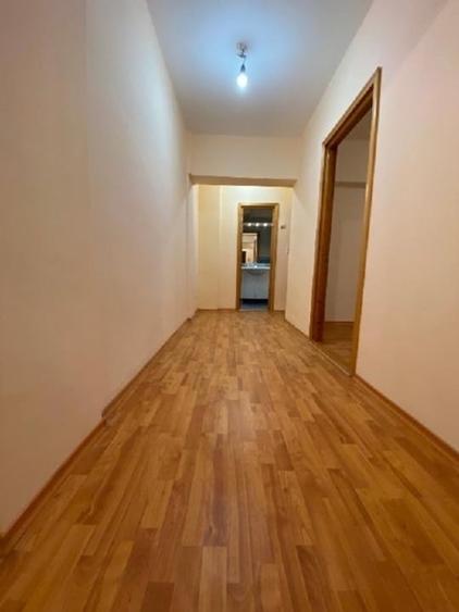 Apartament cu 3 camere decomandat în Banca Națională