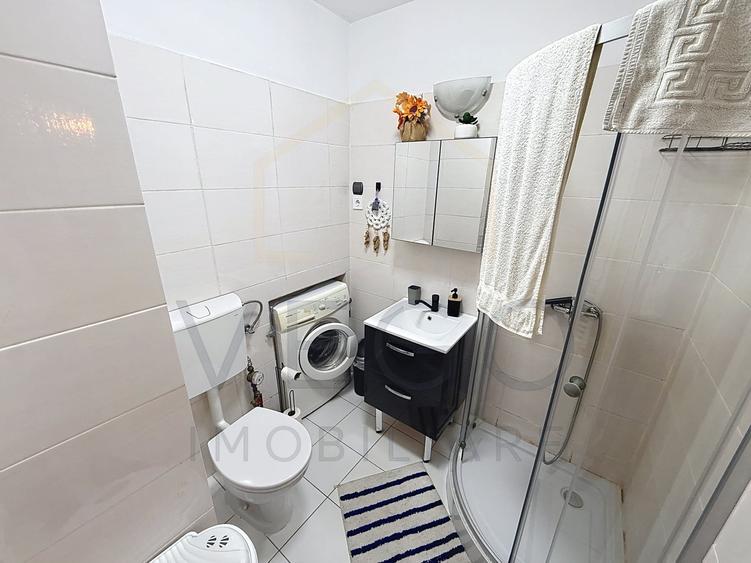 Apartament cu 2 camere semidecomandat, mobilat în Central