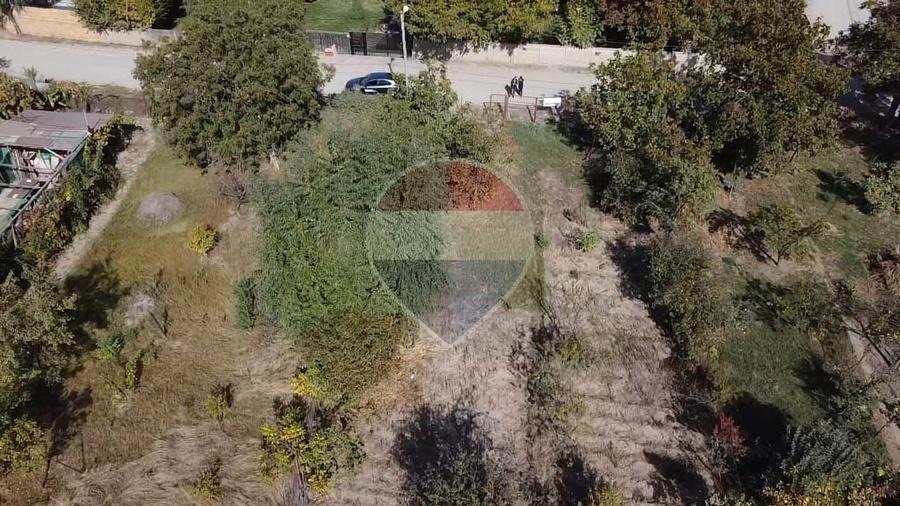 Teren Construcții intravilan de 1098 mp, în Central