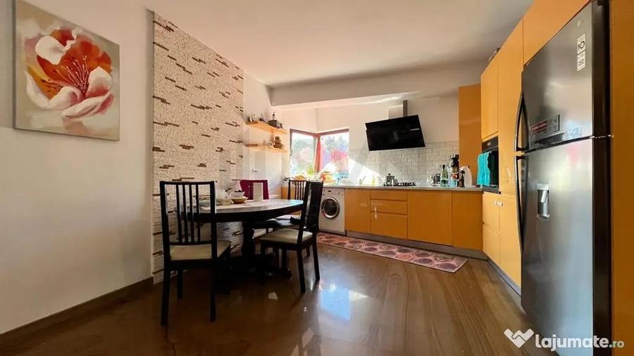 Apartament cu 4 camere decomandat, mobilat în Băneasa