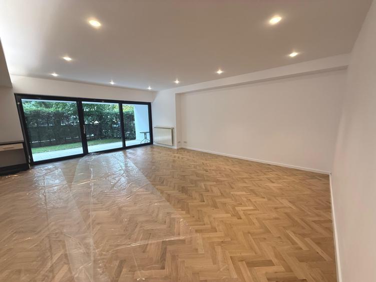 Apartament cu 3 camere decomandat în Primăverii