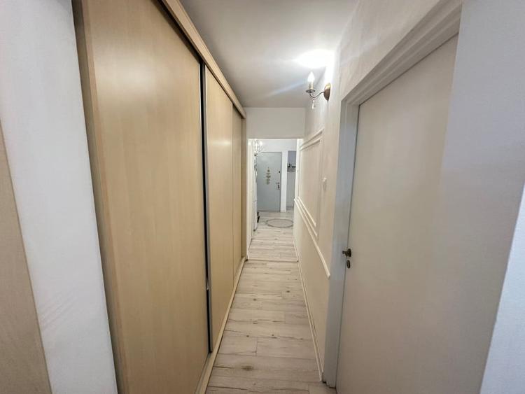 Apartament cu 3 camere decomandat, mobilat în Băneasa