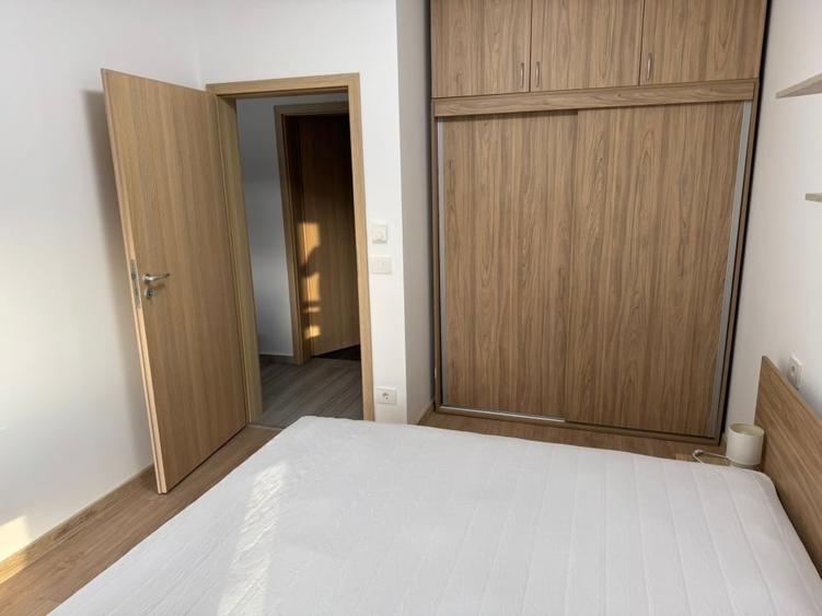 Apartament cu 2 camere, mobilat în Soarelui