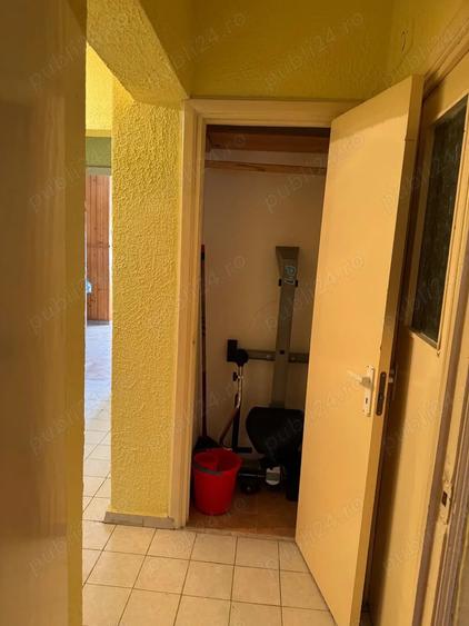 Apartament cu 3 camere decomandat în Sud
