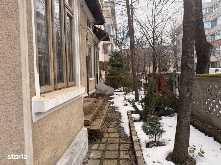 Casă cu 7 camere decomandat cu Teren 391 Mp în Băneasa