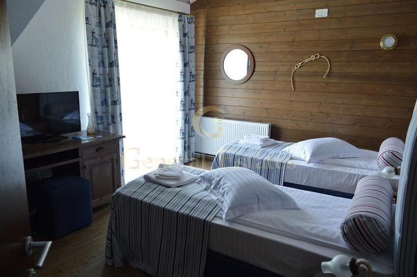 Casă individuală cu 11 camere cu Canalizare în Tohanu Nou