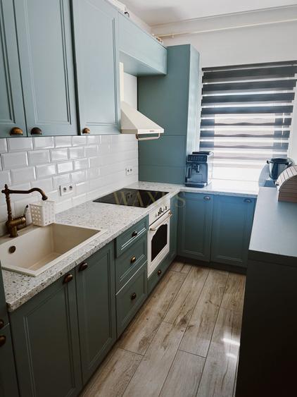 Apartament cu 3 camere decomandat, mobilat în Florești