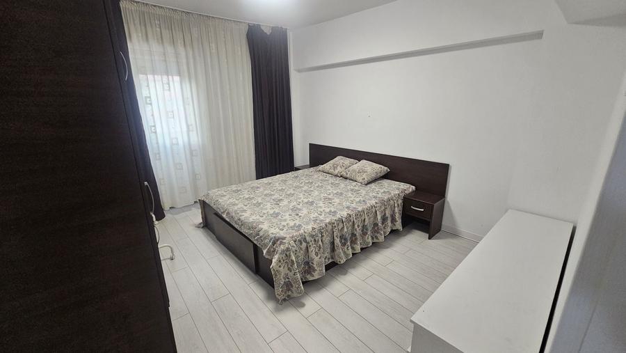Apartament cu 3 camere decomandat în Moșilor