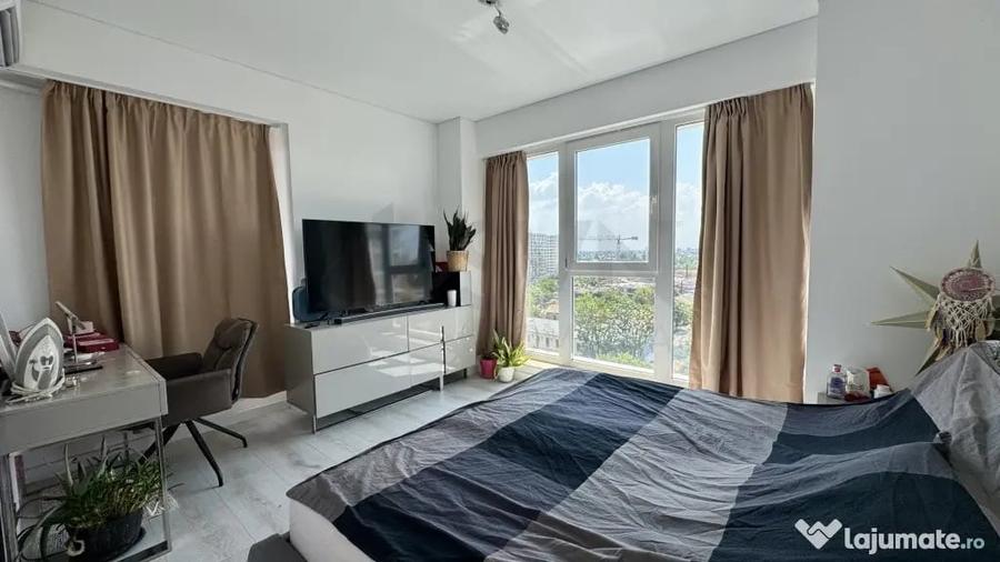 Apartament cu 4 camere semidecomandat în Viilor