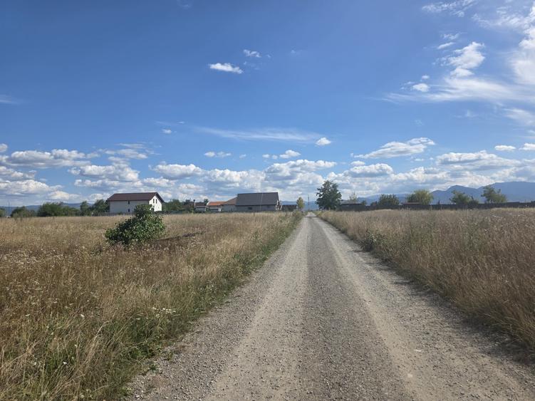 Teren Construcții intravilan de 400 mp, în Hărman