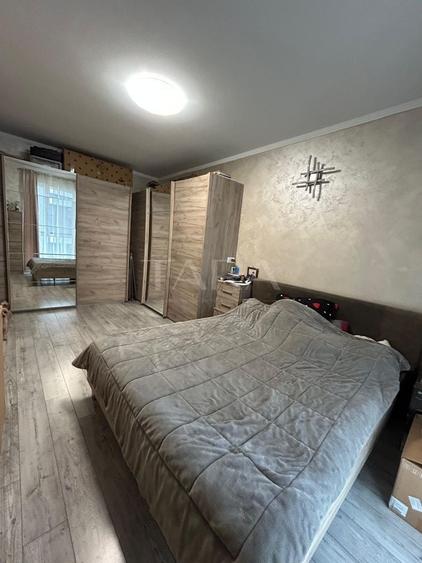 Apartament cu 4 camere semidecomandat, mobilat în Vest