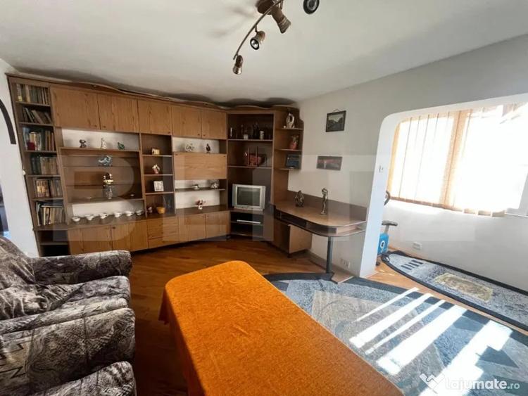 Apartament cu 3 camere decomandat, mobilat în Independenței