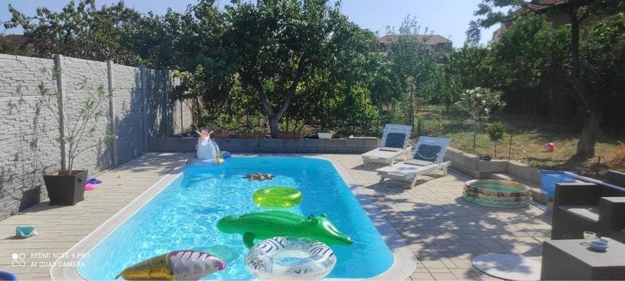 Casă cu 4 camere decomandat în Oncea