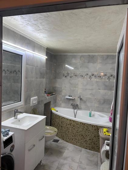 Casă cu 5 camere cu Teren 165 Mp în Stadion