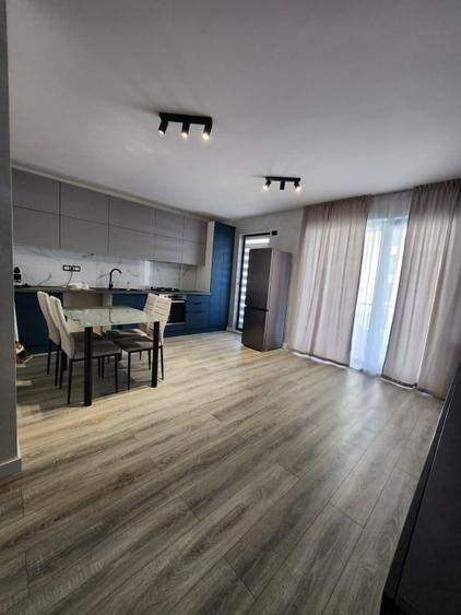 Apartament cu 3 camere semidecomandat, mobilat în Florești — fotografia 1